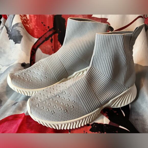 Grey Stretch Sock Boot Size 5 US. Brand New. - Picture 3 of 6